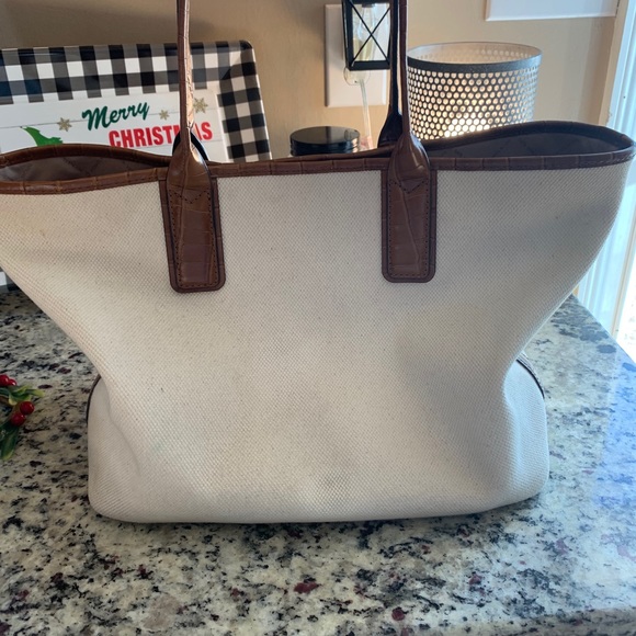 Beautiful linen like new Michael Kors purse - Picture 3 of 4